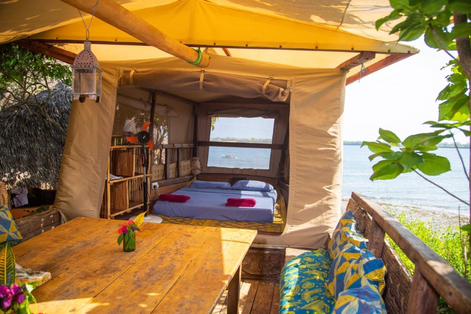 הוילה Shimoni Firefly Eco Retreat מראה חיצוני תמונה