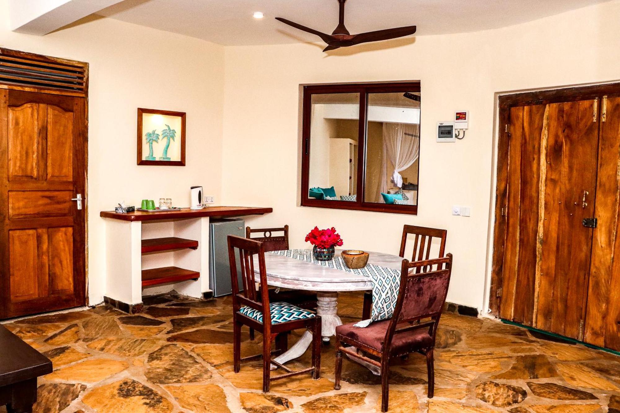 הוילה Shimoni Firefly Eco Retreat מראה חיצוני תמונה