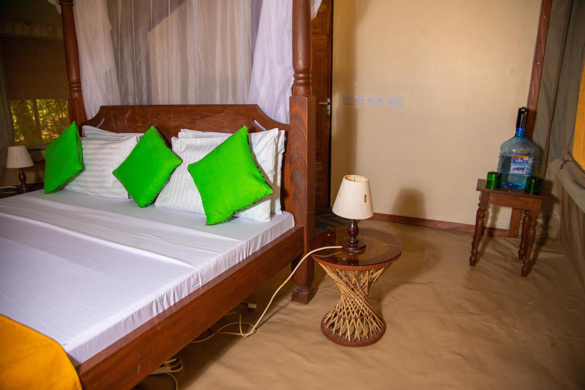הוילה Shimoni Firefly Eco Retreat מראה חיצוני תמונה